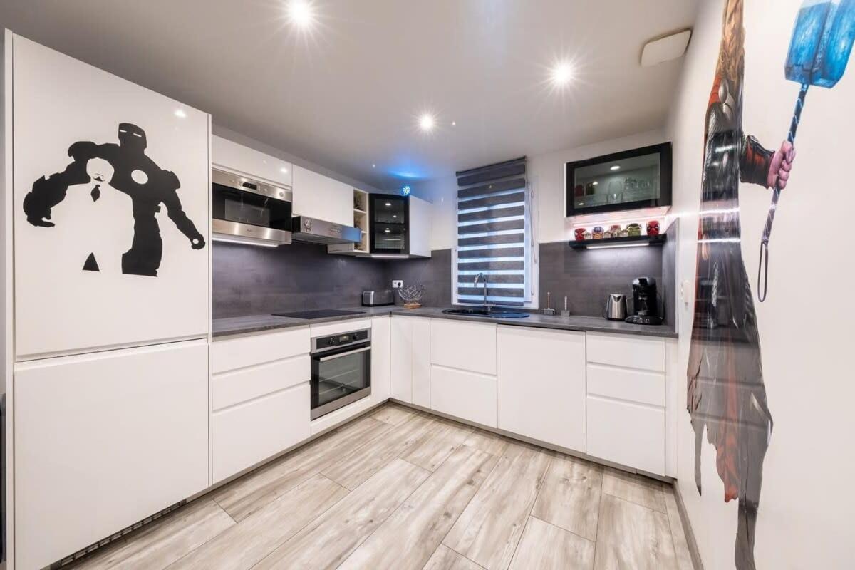 Disney Avengers Home Magny-le-Hongre Eksteriør billede